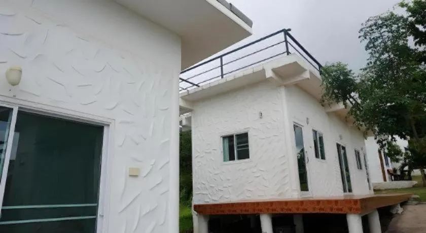 White Rock Resort Pakchong