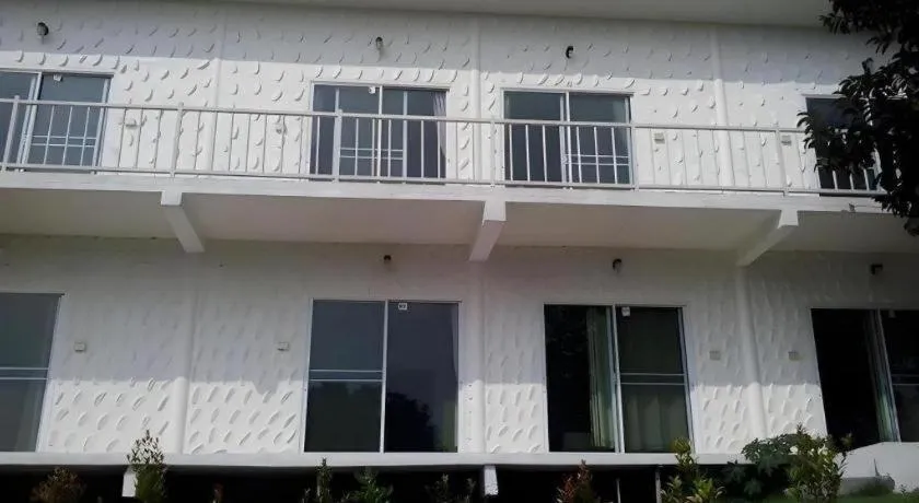 White Rock Resort Pakchong