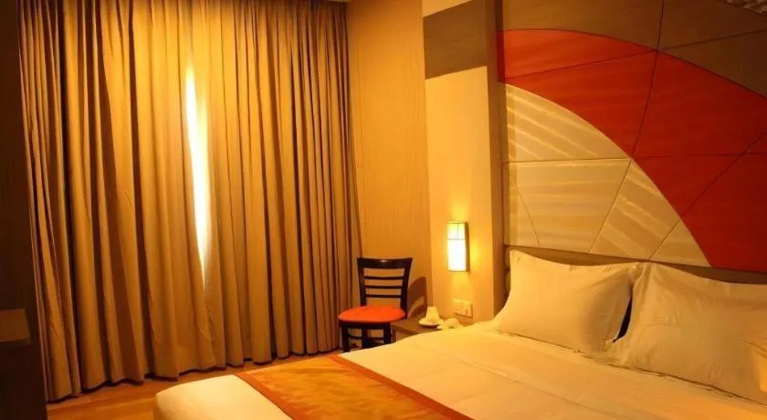 Bed in The Golden Bay Hotel Batam