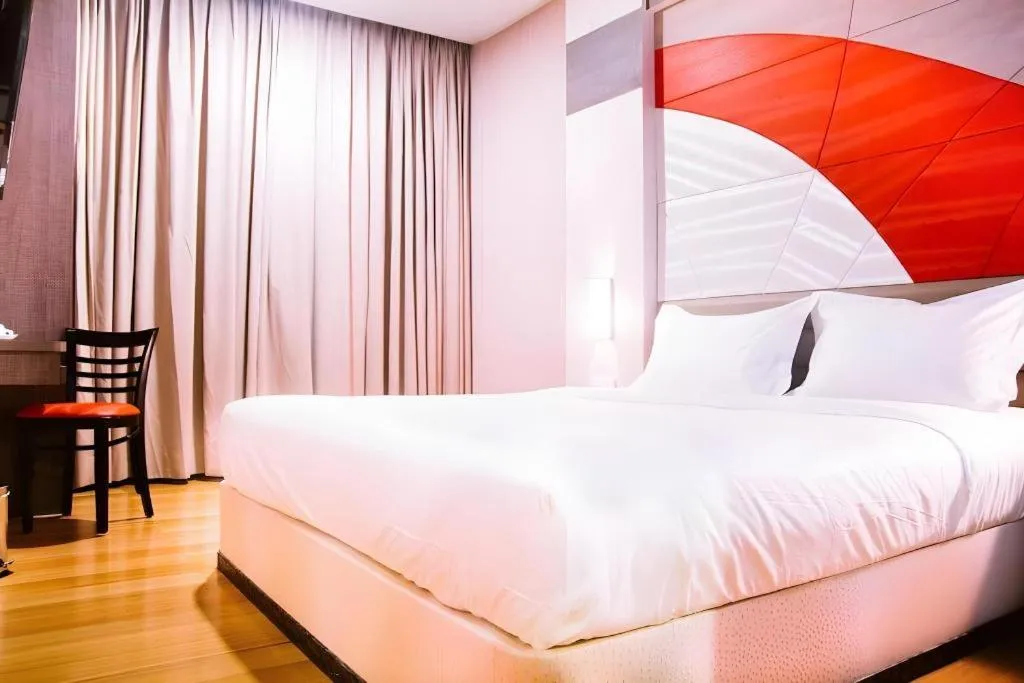 Bed in The Golden Bay Hotel Batam
