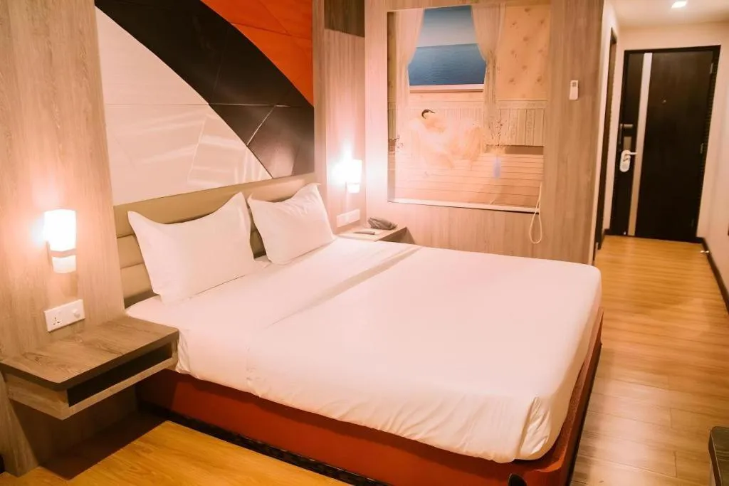 Bed in The Golden Bay Hotel Batam