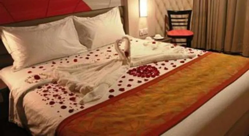 Bed in The Golden Bay Hotel Batam