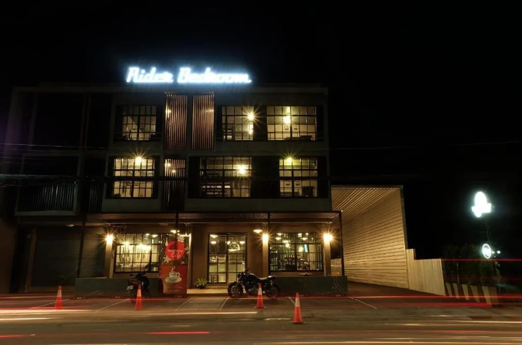 Rider bedroom hostel & cafe