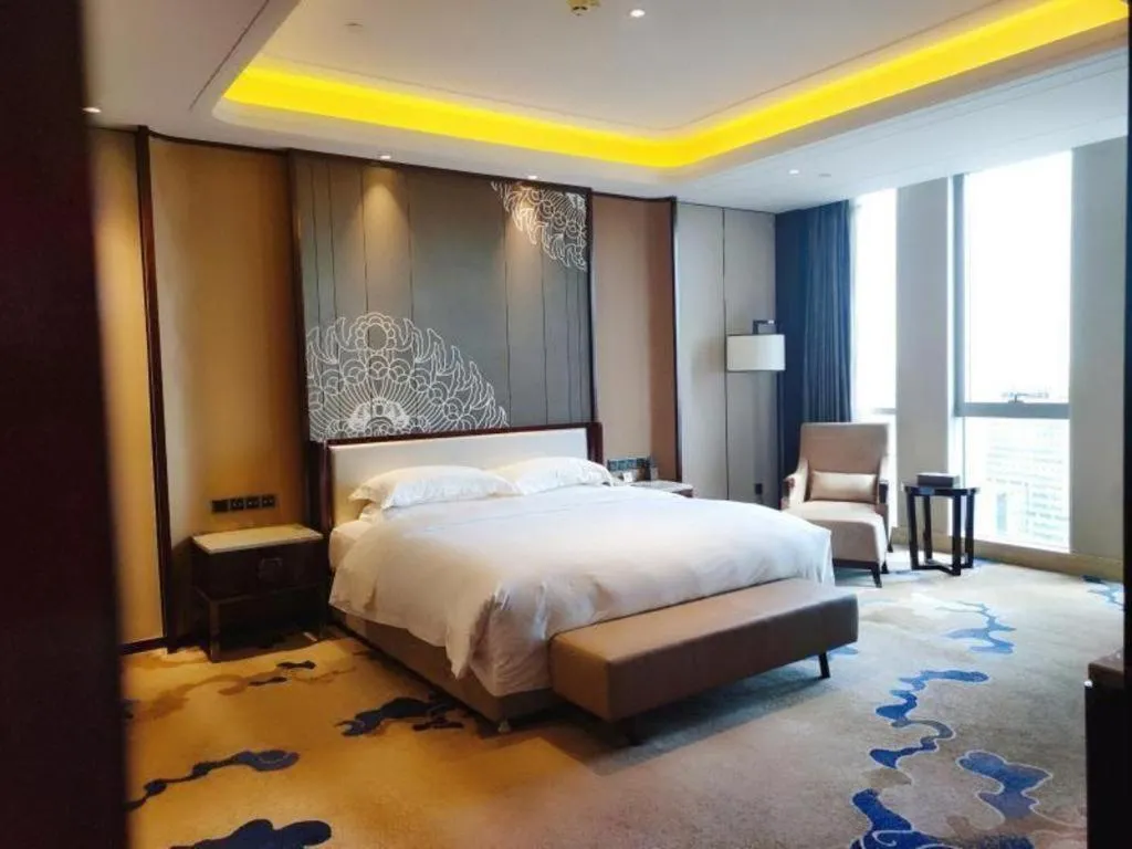 Bed in Beijing Grand Skylight International Hotel
