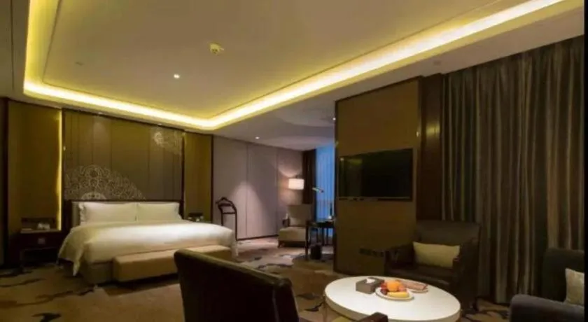 Bed in Beijing Grand Skylight International Hotel