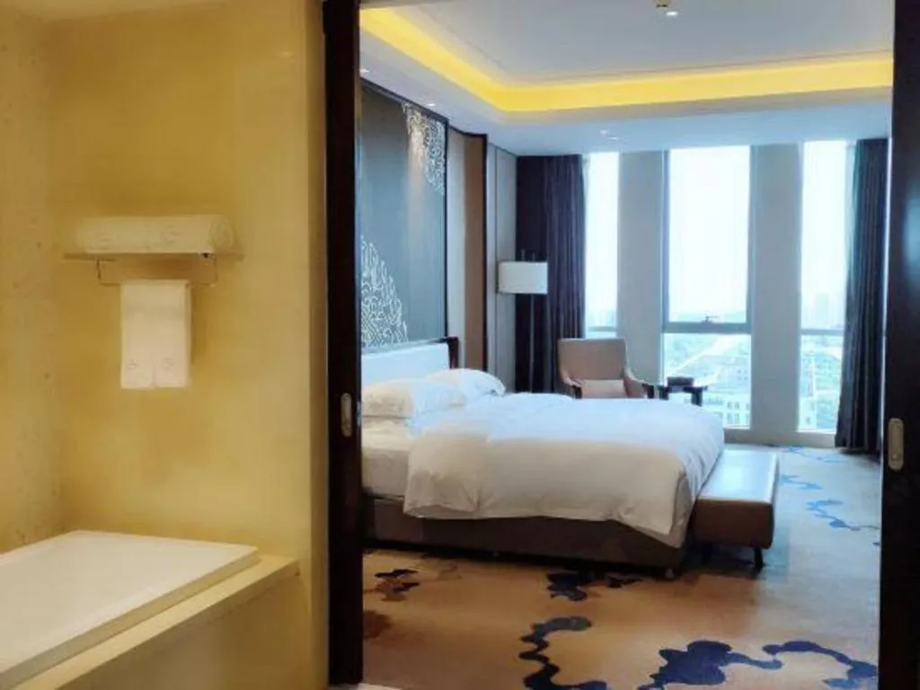 Bed in Beijing Grand Skylight International Hotel