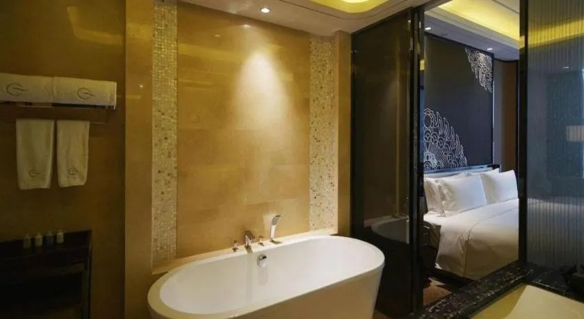 Bed in Beijing Grand Skylight International Hotel