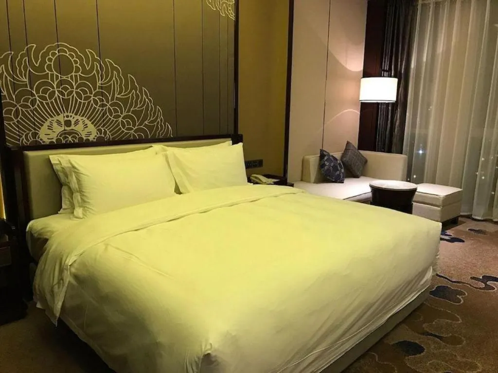 Bed in Beijing Grand Skylight International Hotel