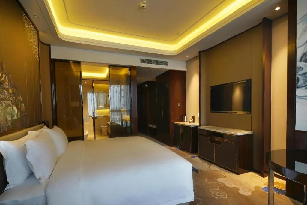 Bed in Beijing Grand Skylight International Hotel