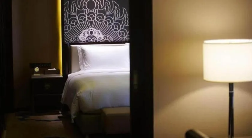 Bed in Beijing Grand Skylight International Hotel