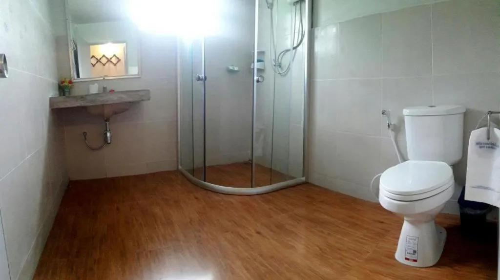 Tanaosri & Creekside Resort