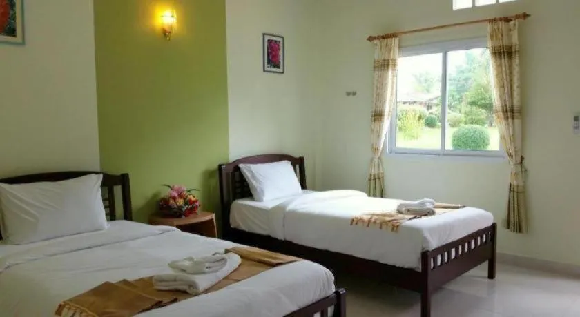 Bed in Tanaosri & Creekside Resort