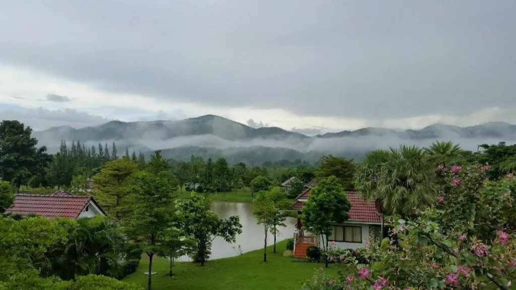 Tanaosri & Creekside Resort