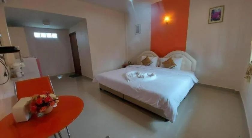 Bed in Tanaosri & Creekside Resort