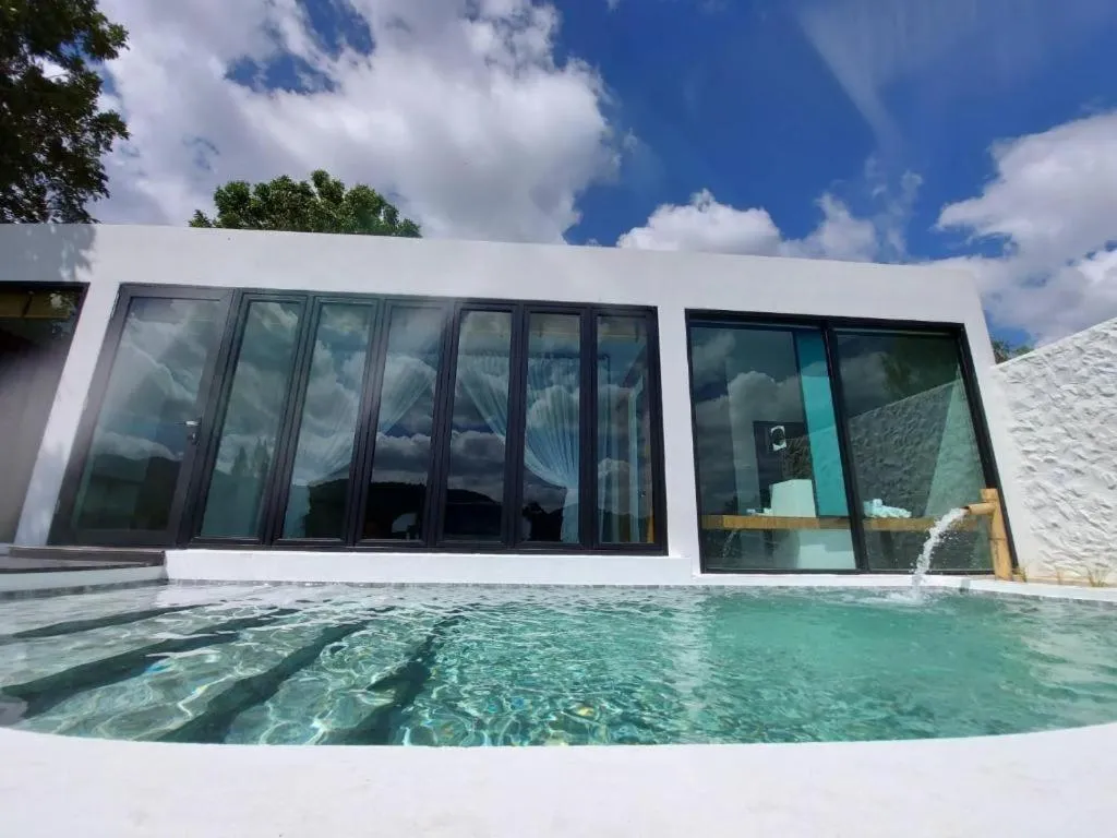 Tanaosri & Creekside Resort