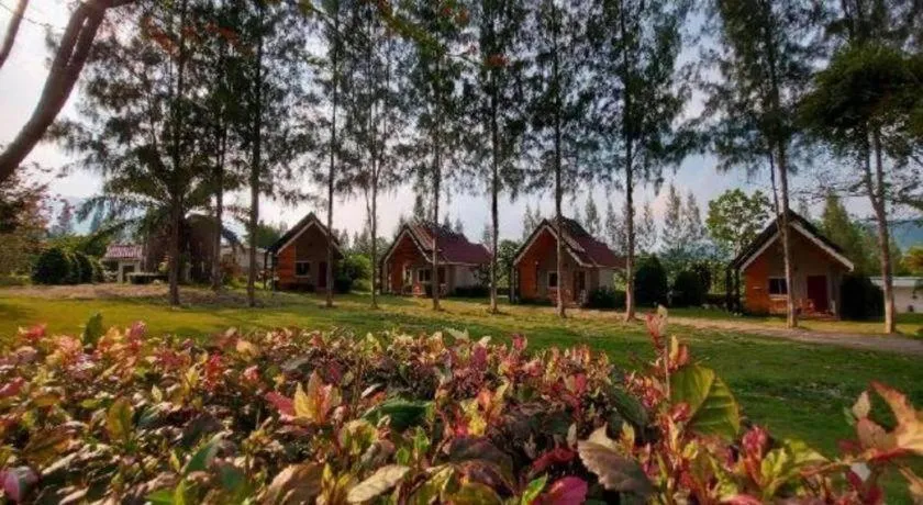 Tanaosri & Creekside Resort