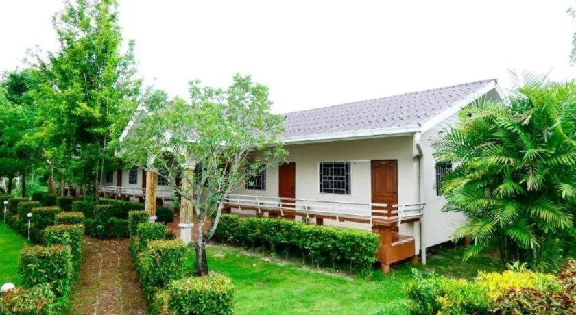 Tanaosri & Creekside Resort