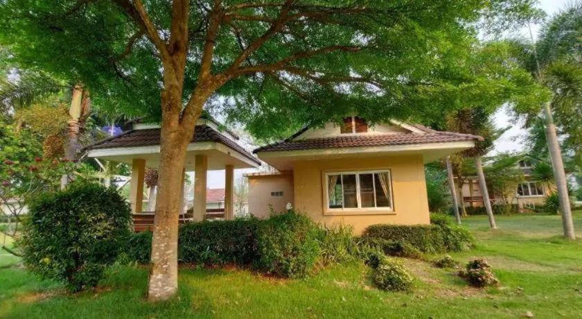 Tanaosri & Creekside Resort