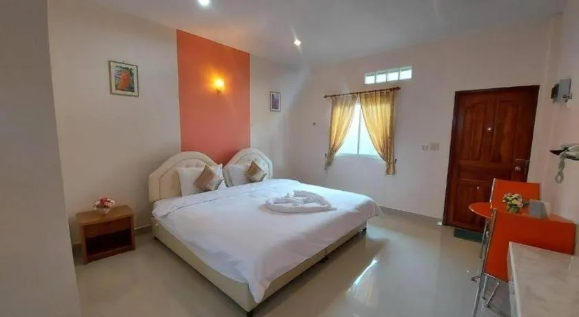 Bed in Tanaosri & Creekside Resort