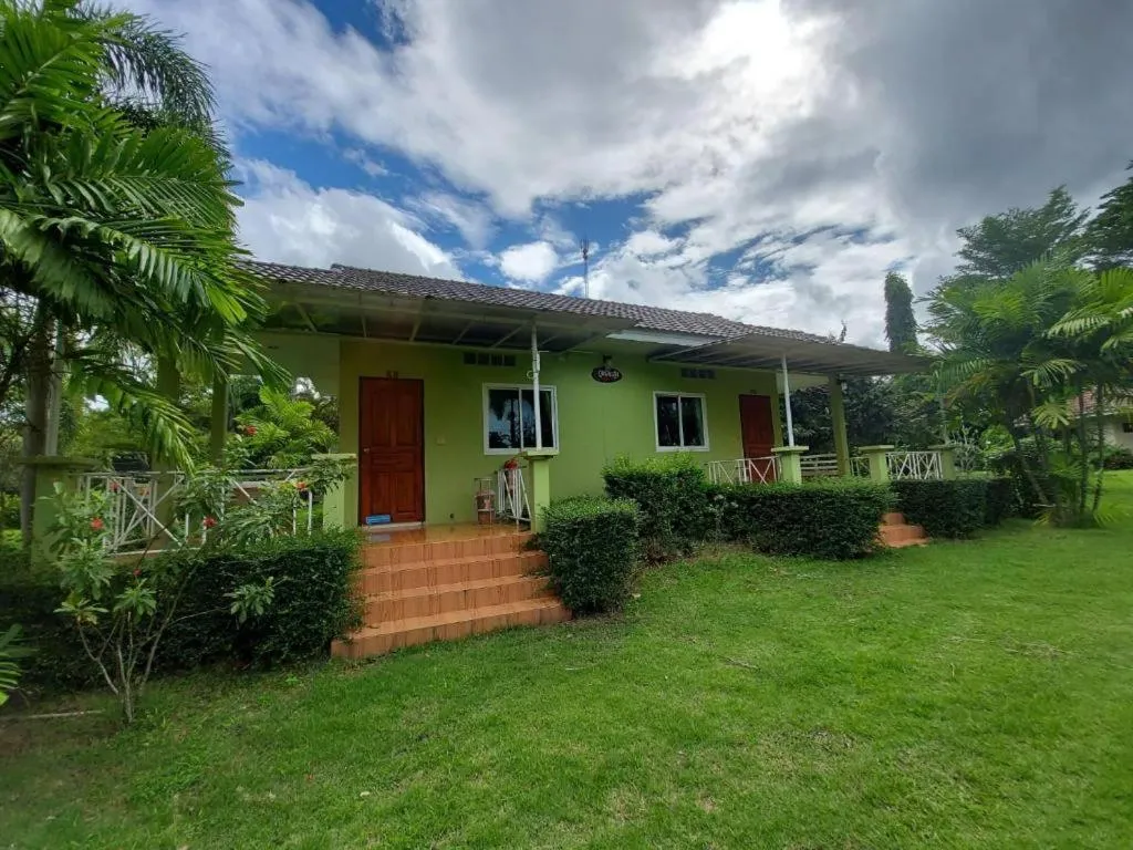 Tanaosri & Creekside Resort