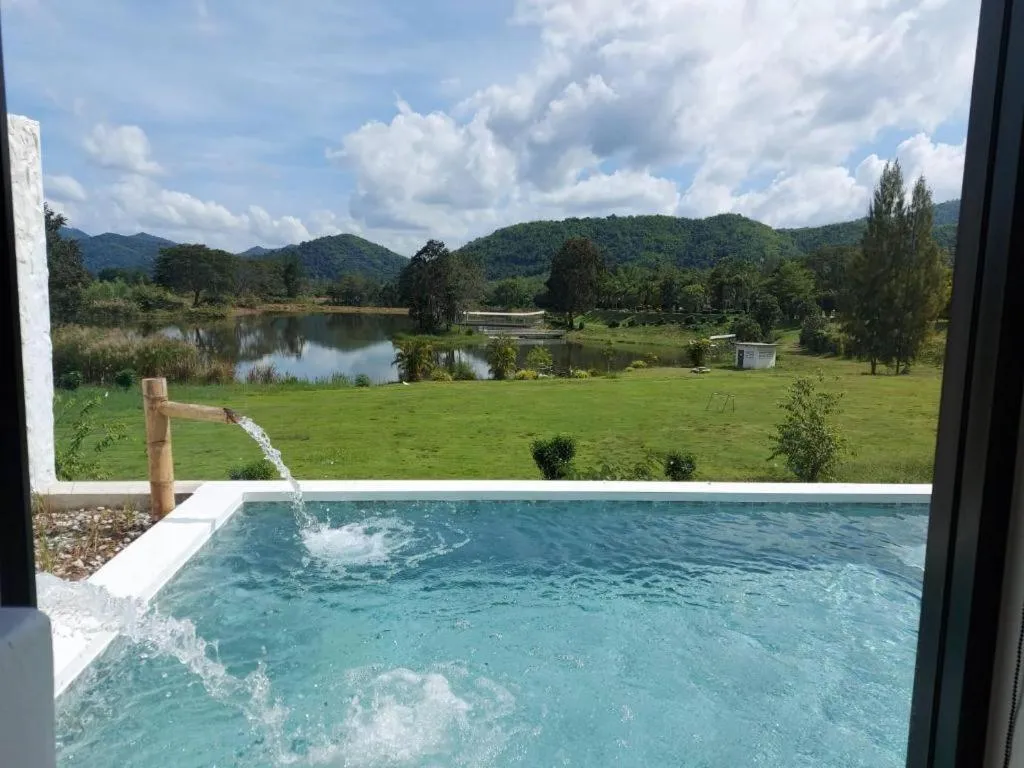 Tanaosri & Creekside Resort