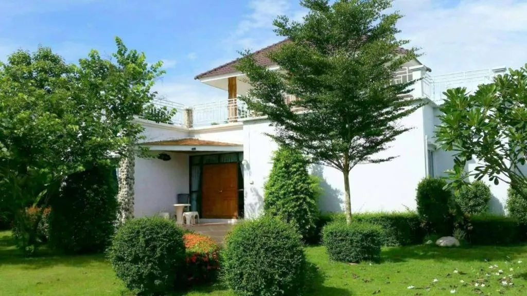 Tanaosri & Creekside Resort