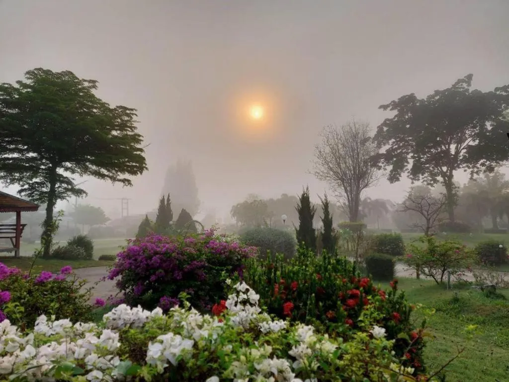 Tanaosri & Creekside Resort