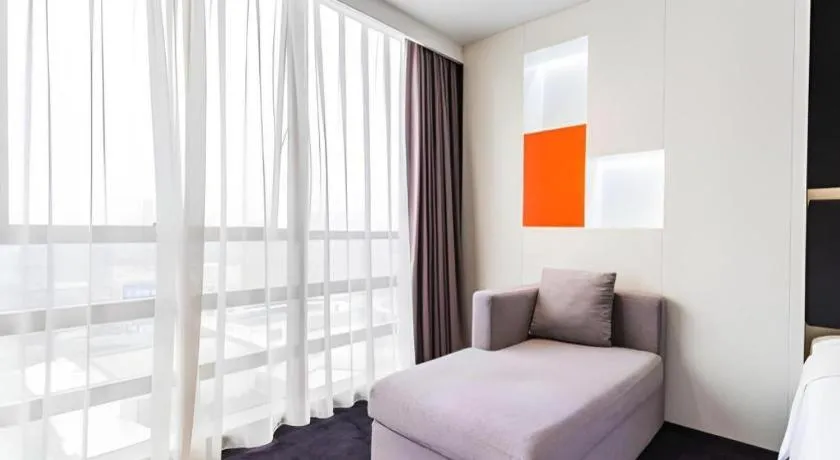 Bed in Aishang Hotel (Lecong Furniture Mall, Foshan)