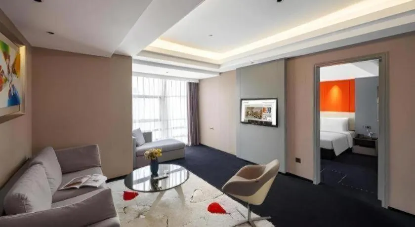 Bed in Aishang Hotel (Lecong Furniture Mall, Foshan)