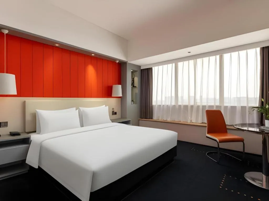 Bed in Aishang Hotel (Lecong Furniture Mall, Foshan)