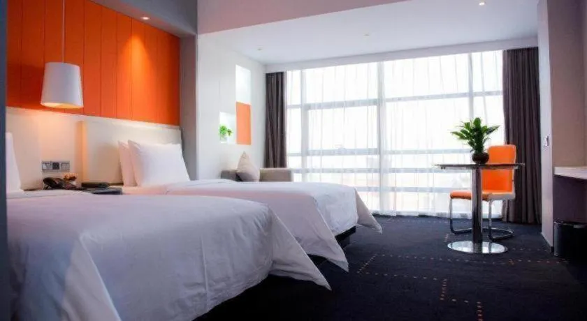 Bed in Aishang Hotel (Lecong Furniture Mall, Foshan)