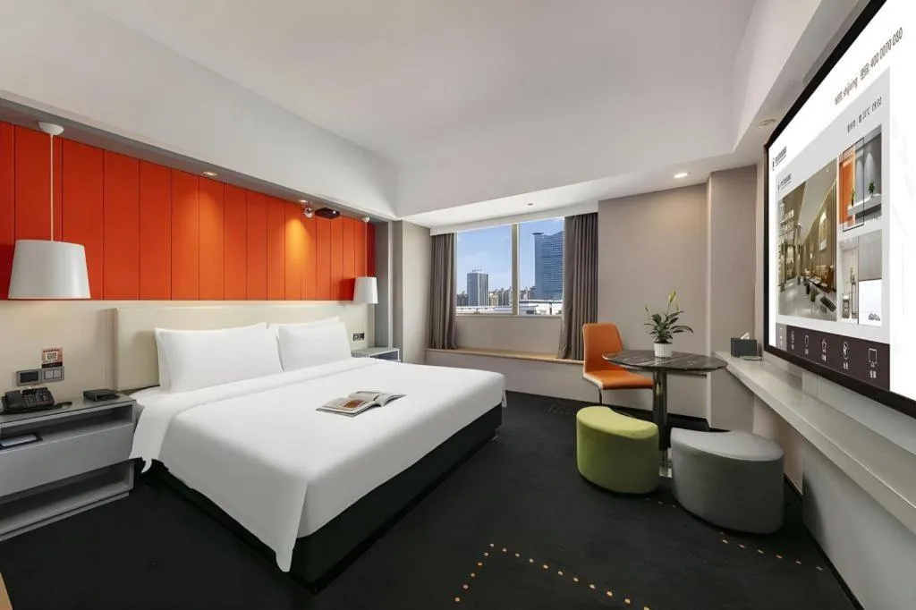 Bed in Aishang Hotel (Lecong Furniture Mall, Foshan)