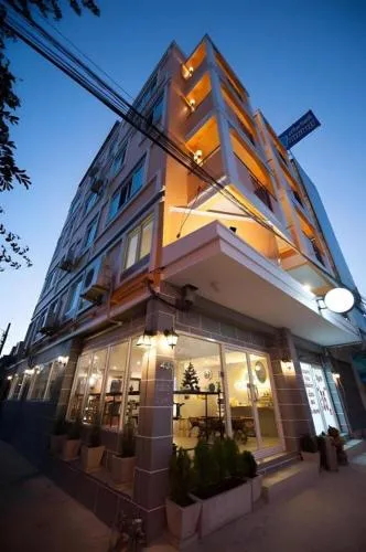 Hoppers Place Donmuang Hostel