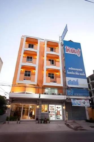 Hoppers Place Donmuang Hostel