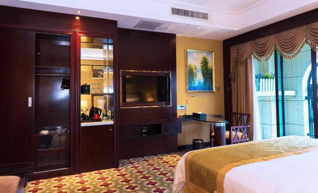 Bed in Taishan Bojue Hotel