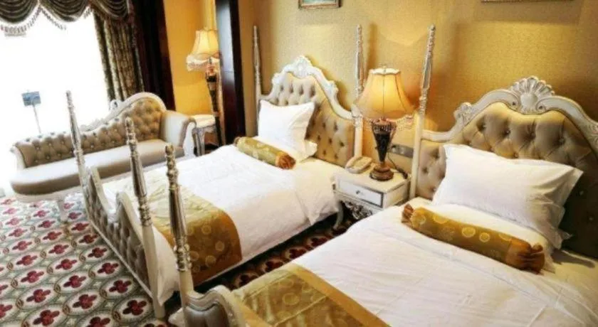 Bed in Taishan Bojue Hotel