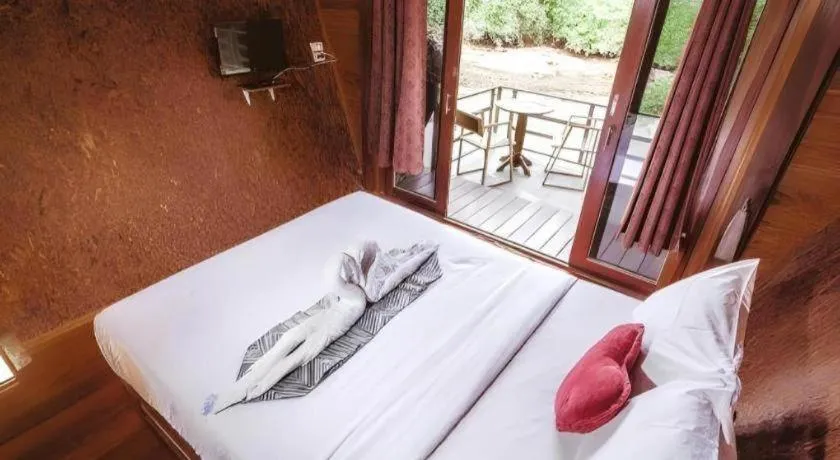 Bed in River View Resort At Chaewlan