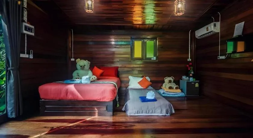 Bed in River View Resort At Chaewlan