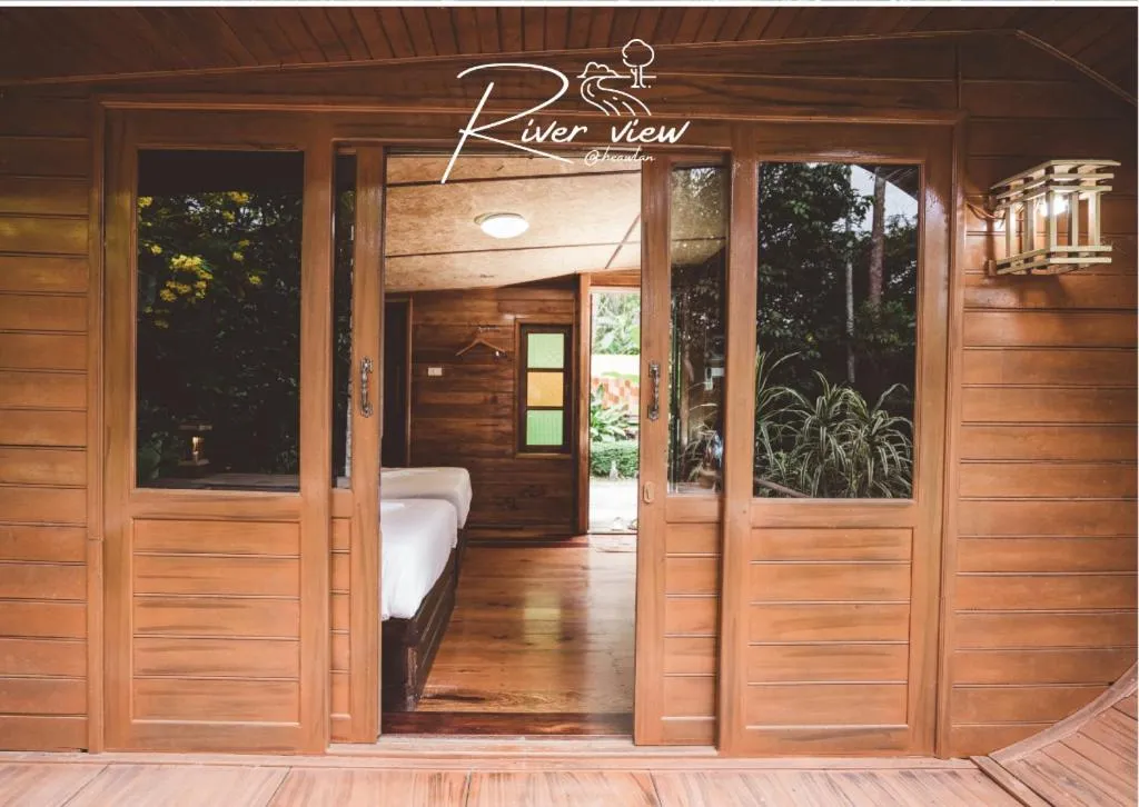 Bed in River View Resort At Chaewlan