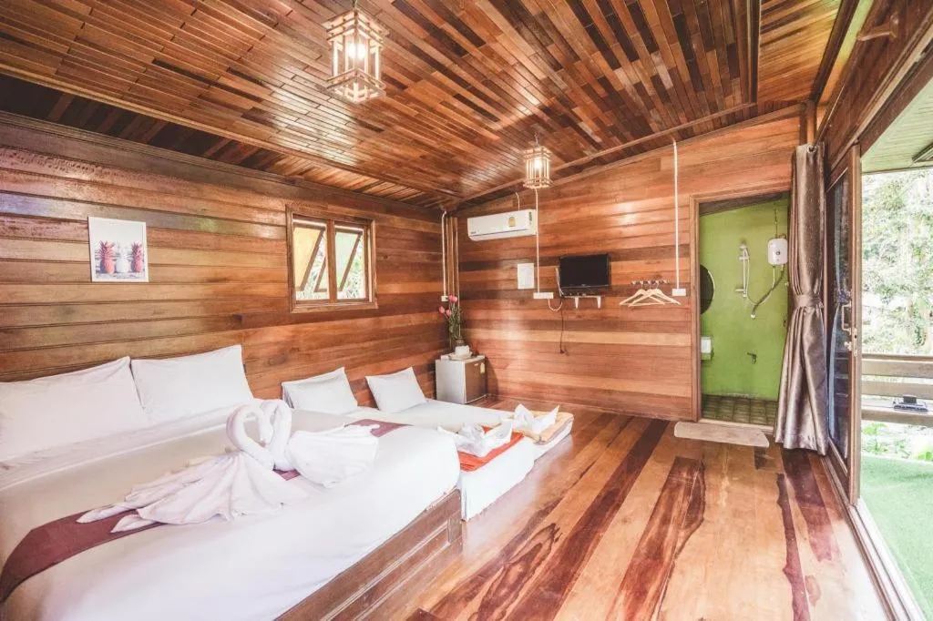 Bed in River View Resort At Chaewlan