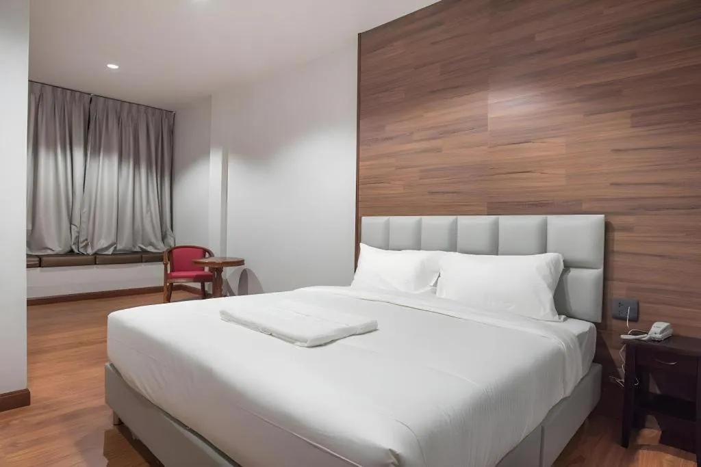 Bed in CHANTHABURI CENTER