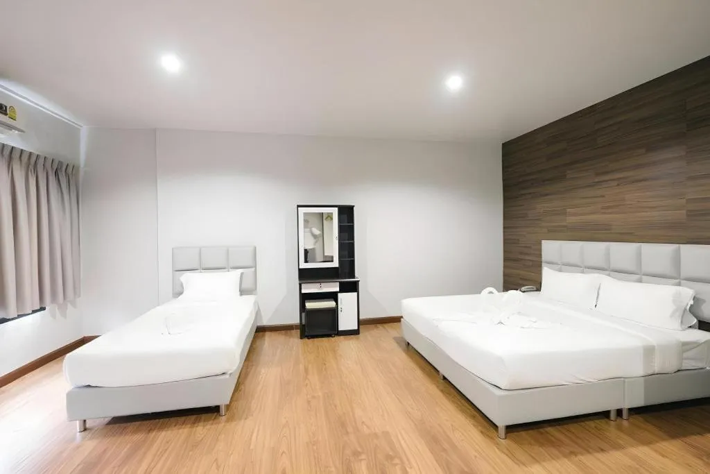 Bed in CHANTHABURI CENTER