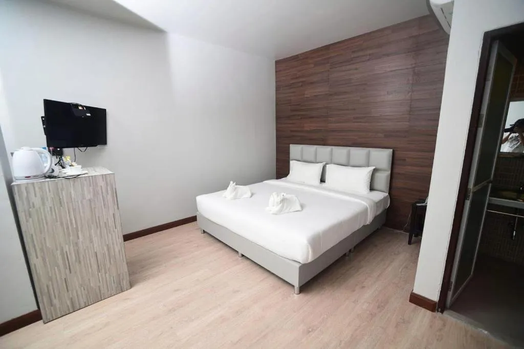 Bed in CHANTHABURI CENTER