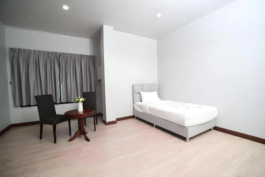 Bed in CHANTHABURI CENTER