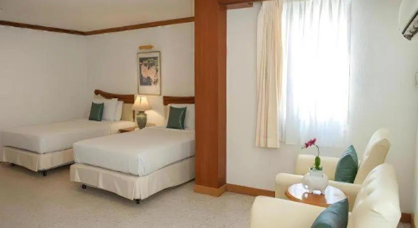 Bed in Lido Beach Hotel