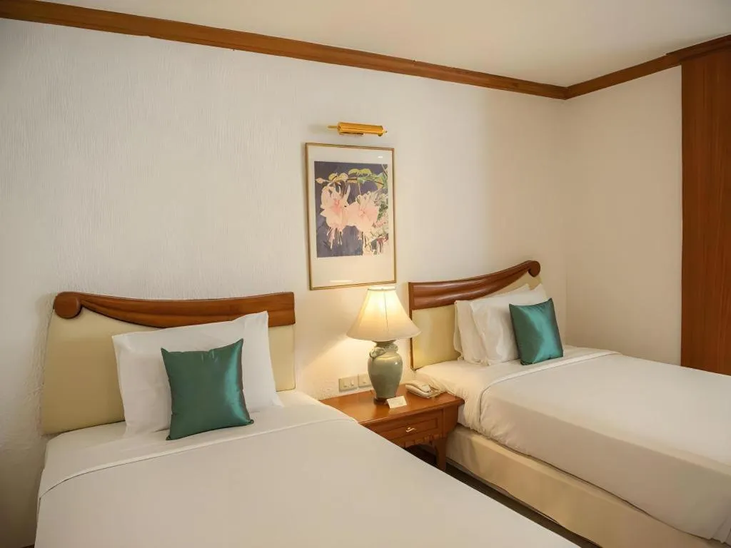 Bed in Lido Beach Hotel