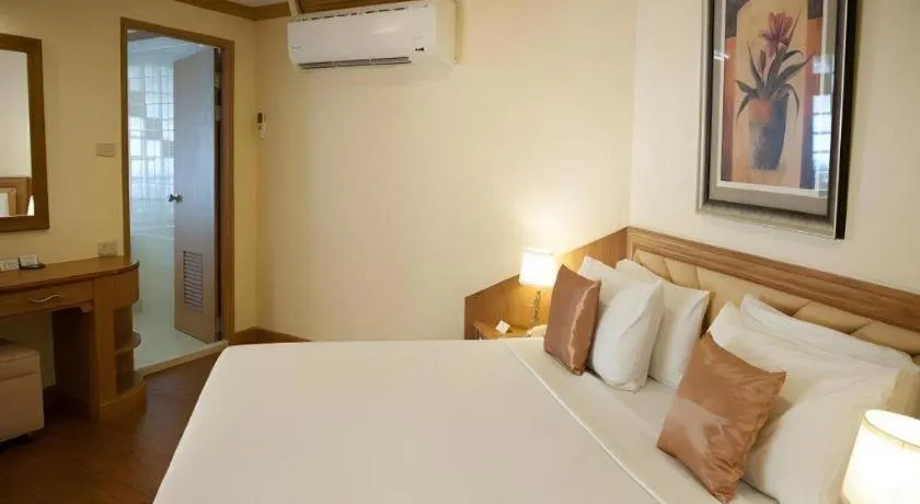 Bed in Lido Beach Hotel