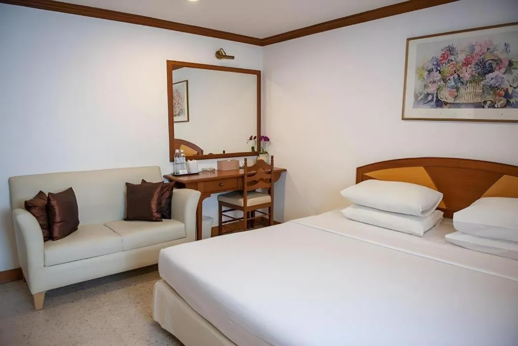 Bed in Lido Beach Hotel