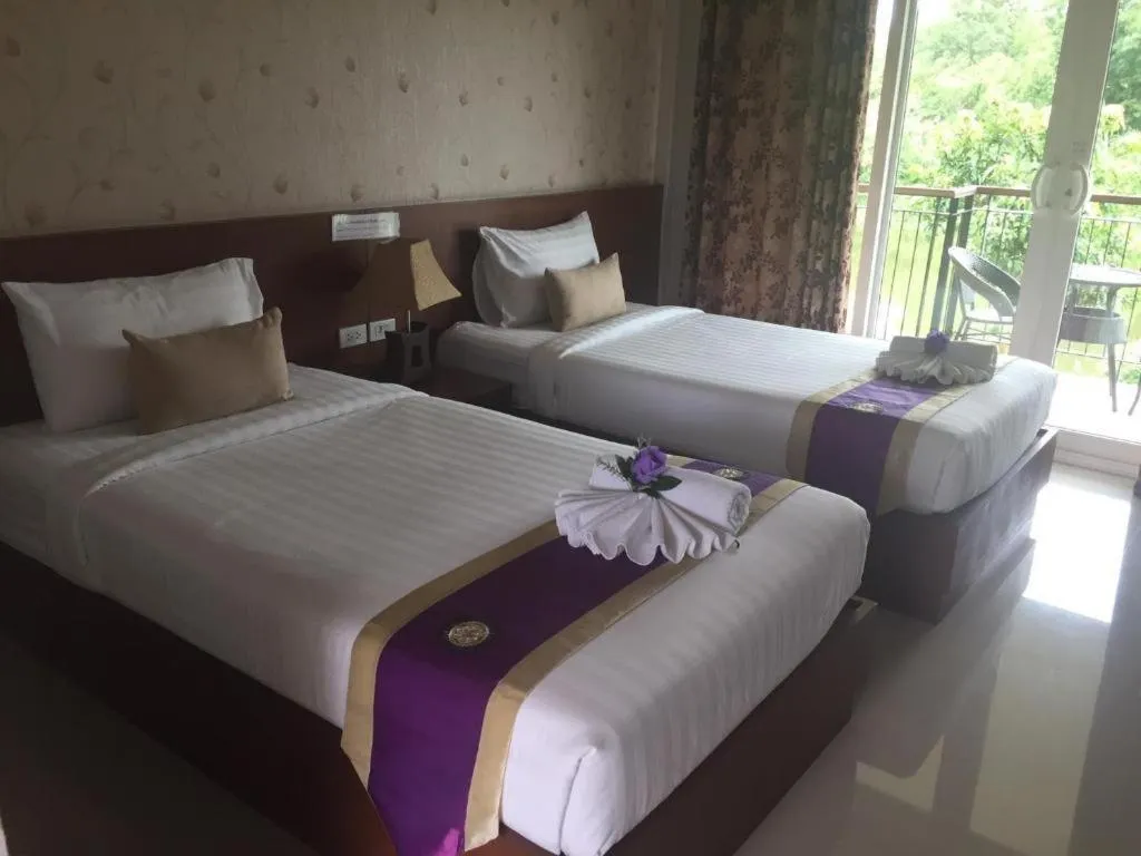 Bed in Tipparika Riverview Hotel - Adult only