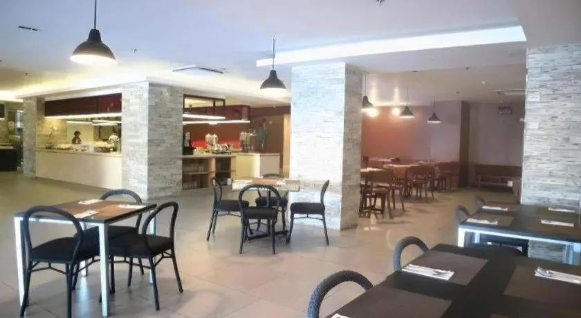 Royal Bay Hotel Makassar